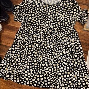 Elegant Floral Black and White Midi Dress